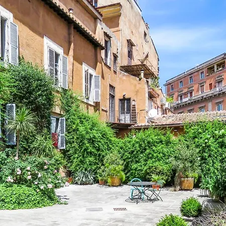 Casa Del Moro - Romantic Loft In Trastevere Holiday home